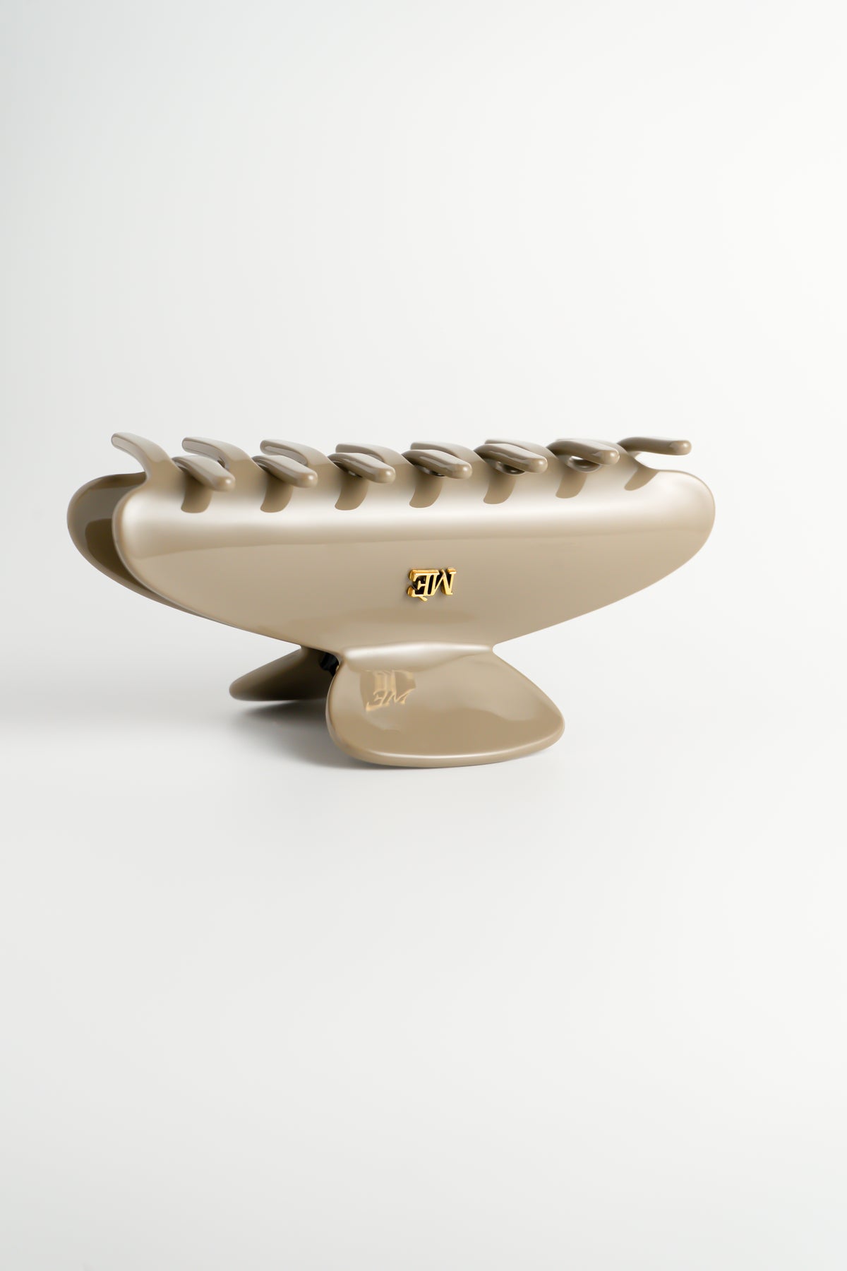 The Signature Claw - Emblem Edition, Classic Taupe