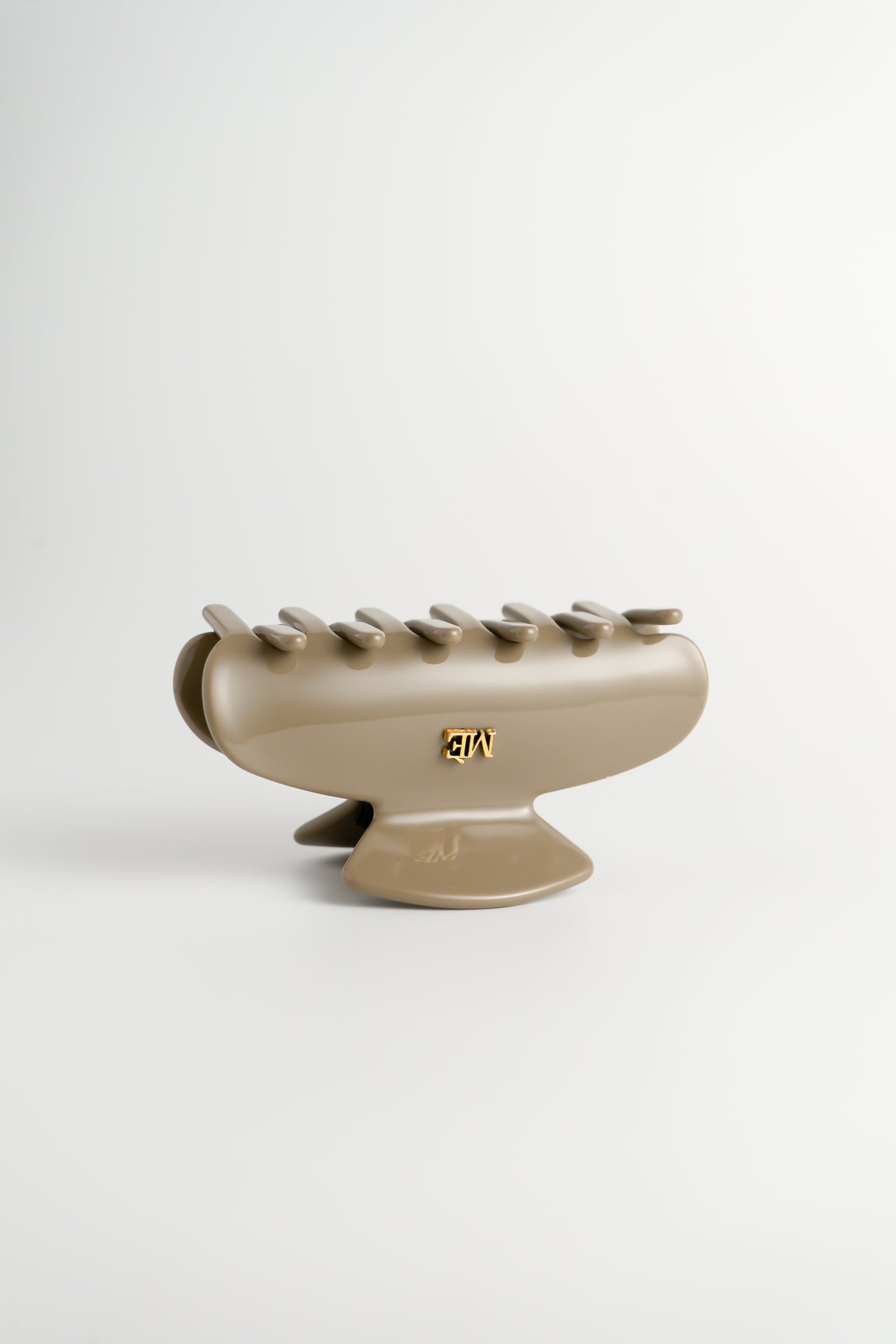 The Signature Claw - Emblem Edition, Petite Taupe