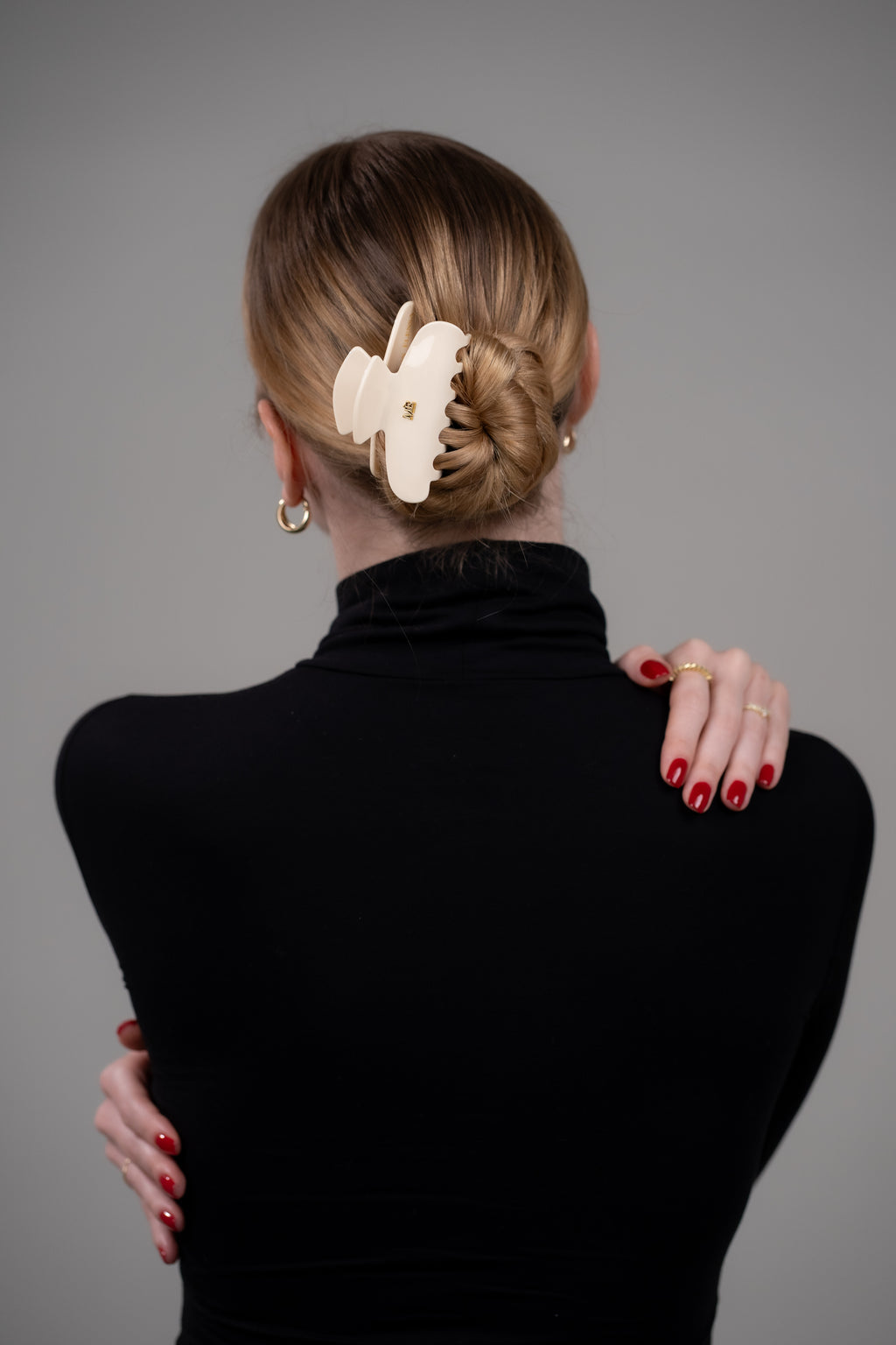 The Signature Claw - Emblem Edition, Petite Off-White