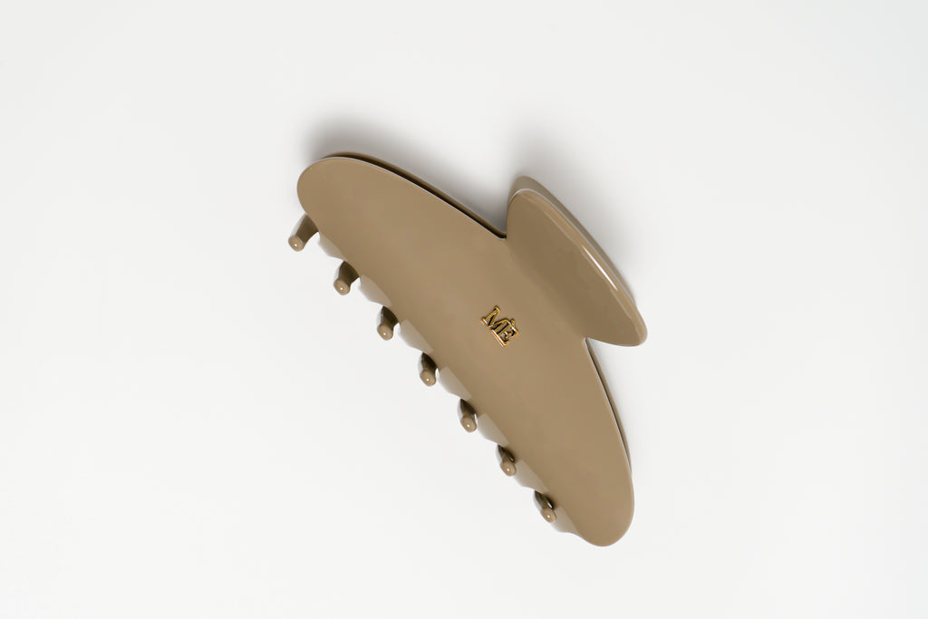 The Signature Claw - Emblem Edition, Classic Taupe