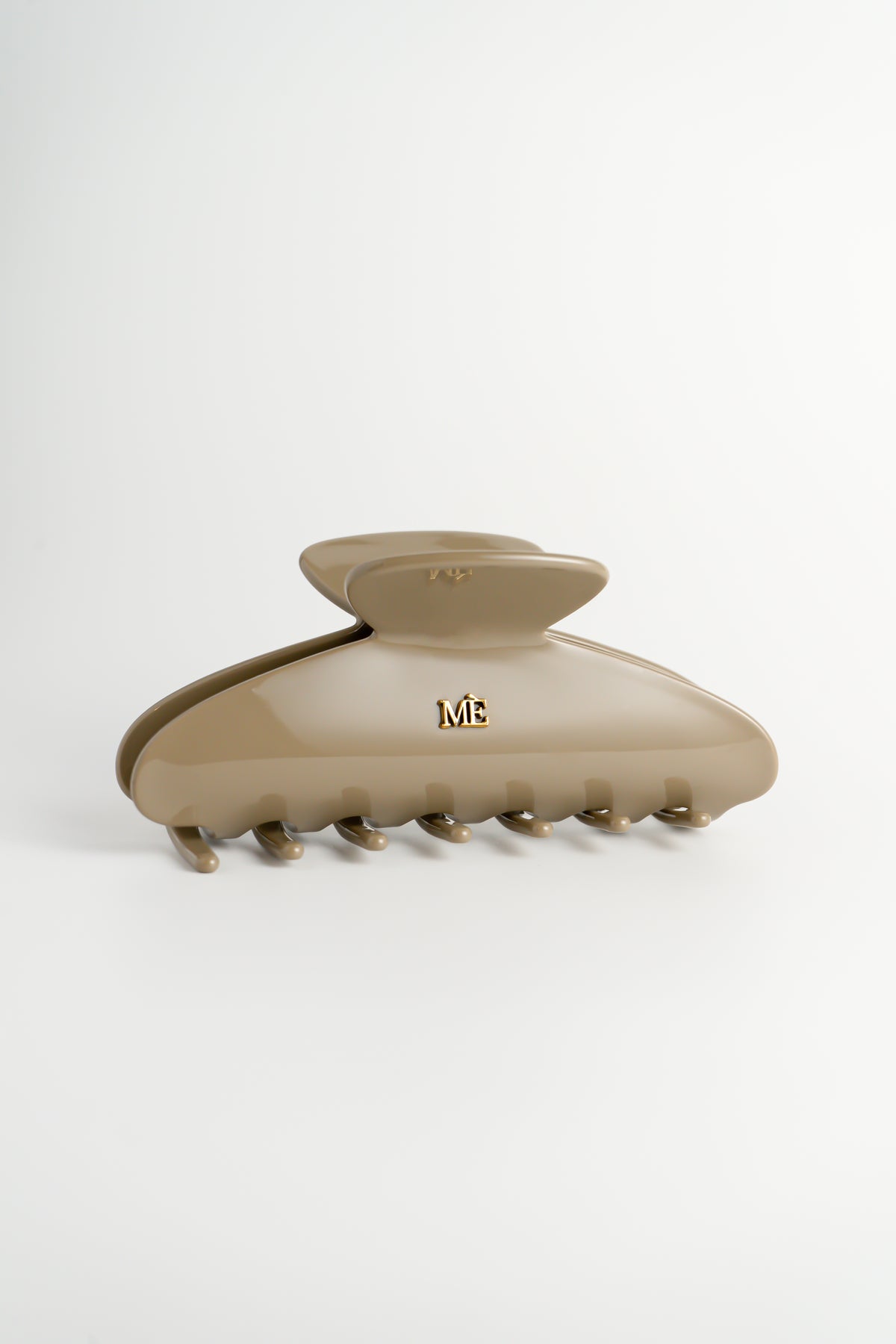 The Signature Claw - Emblem Edition, Classic Taupe