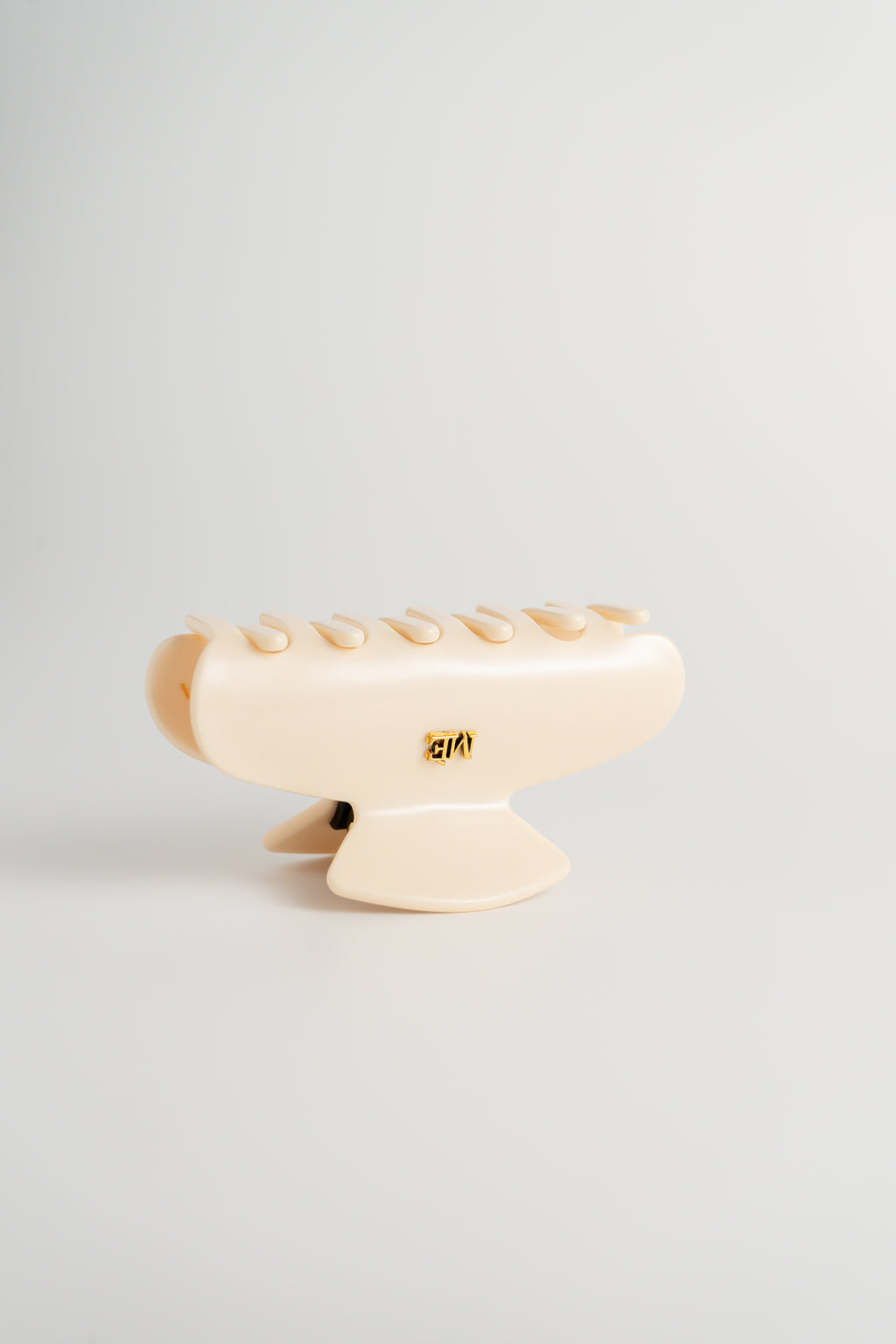 The Signature Claw - Emblem Edition, Petite Off-White