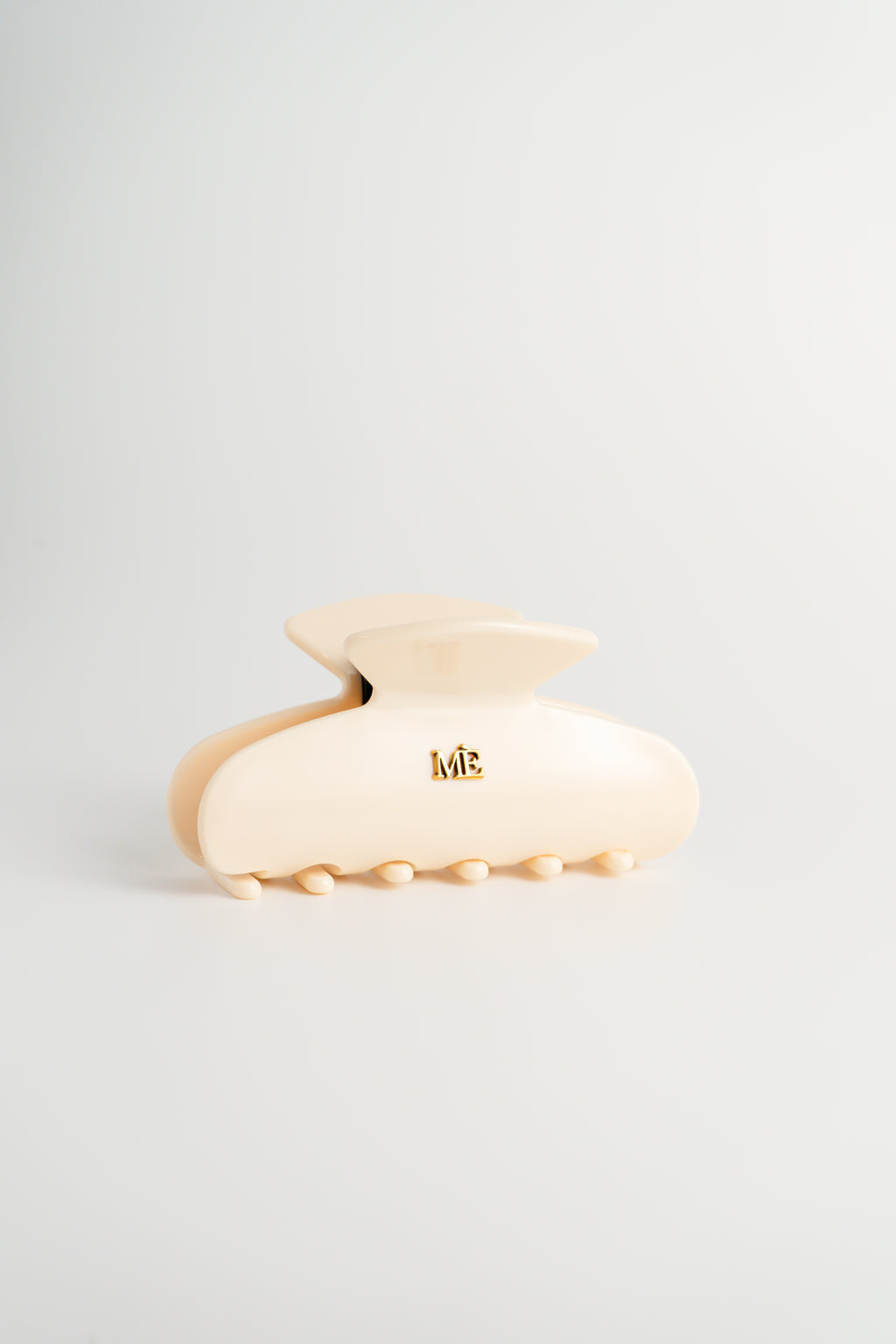 The Signature Claw - Emblem Edition, Petite Off-White