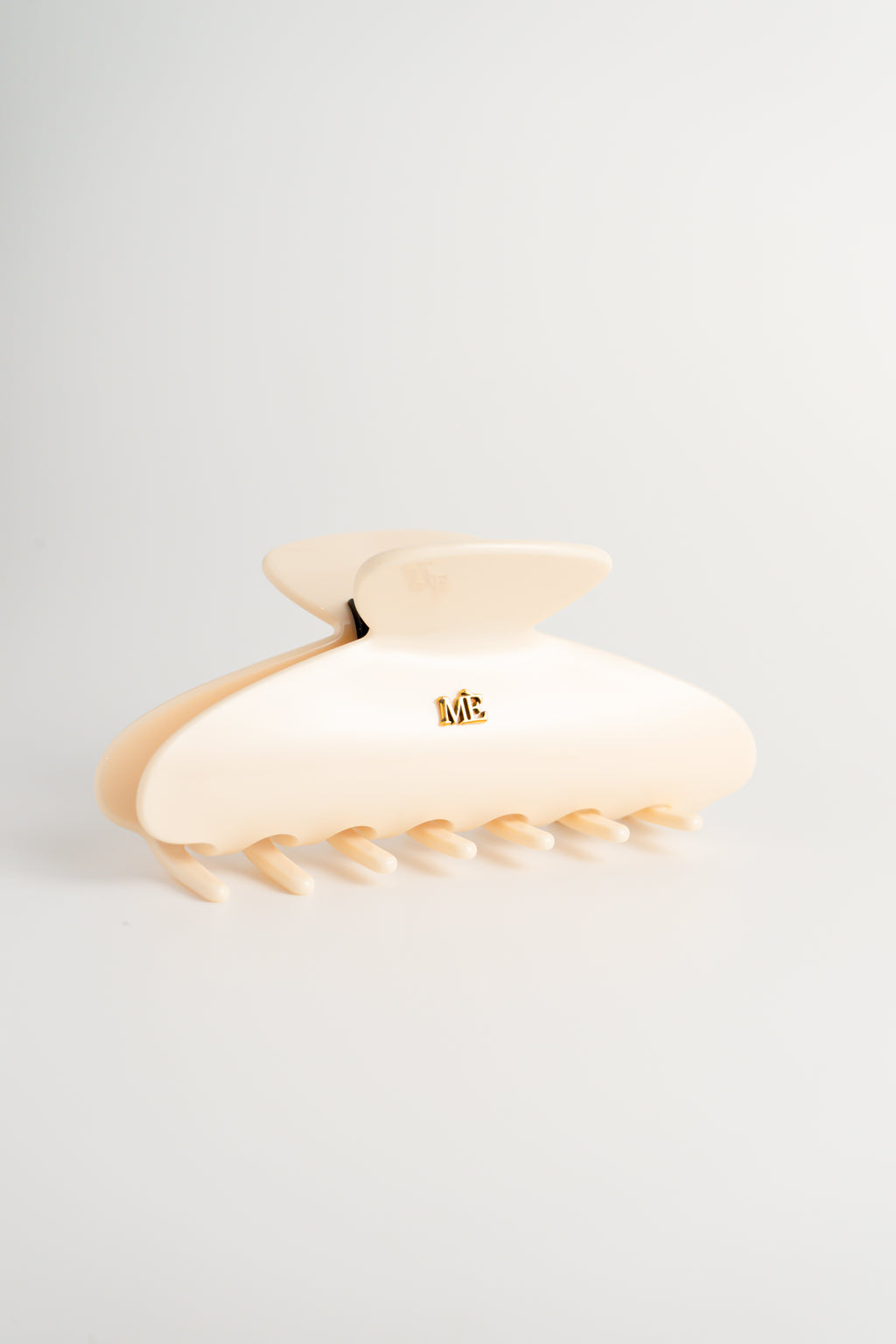 The Signature Claw - Emblem Edition, Classic Off-White