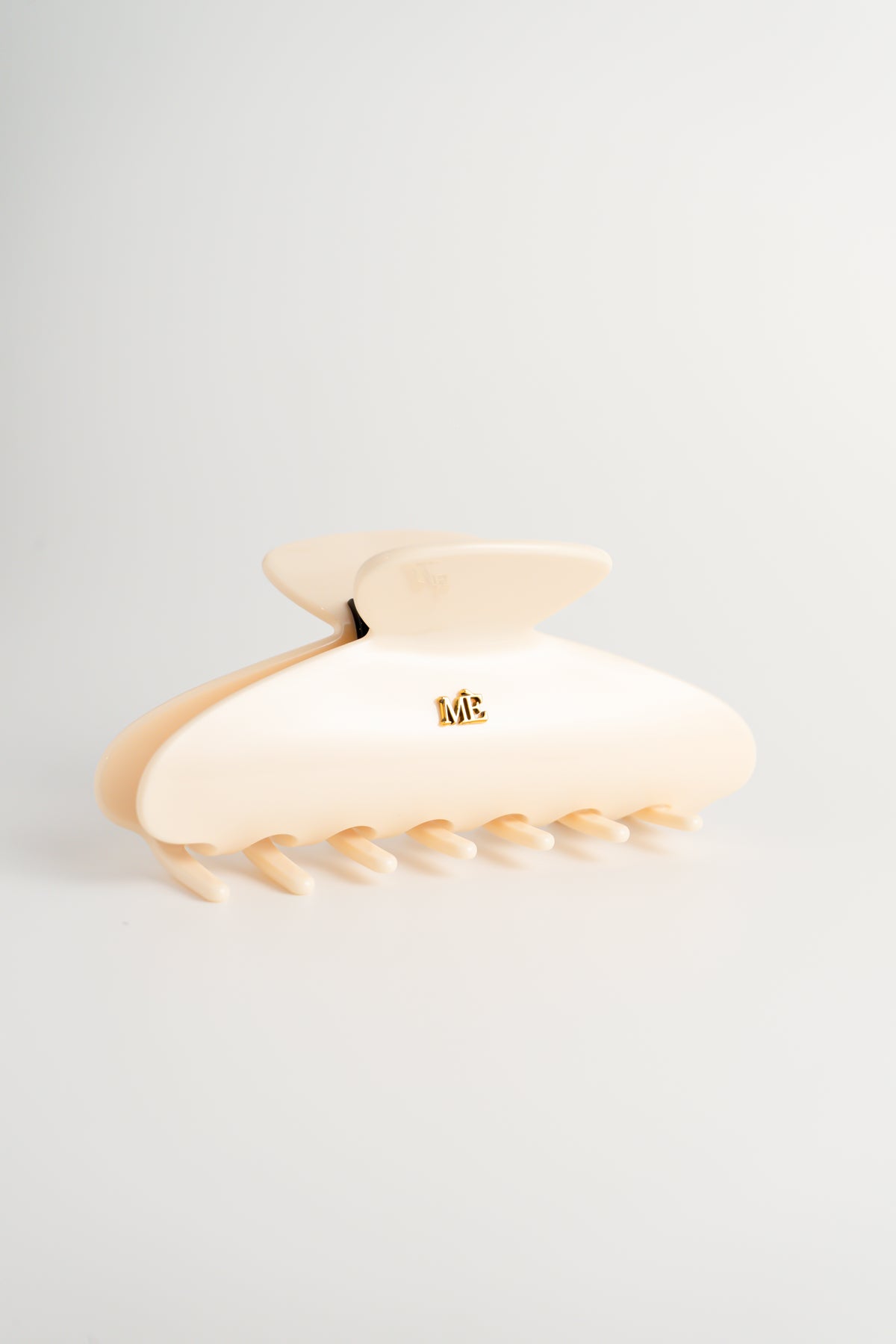 The Signature Claw - Emblem Edition, Classic off White